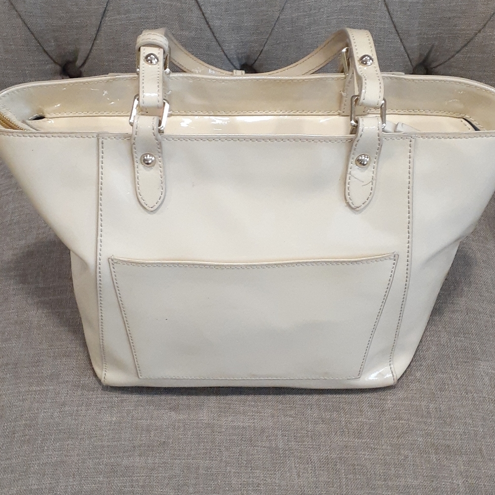 Dooney and bourke  Patten leather shoulder bag - Picture 6 of 17